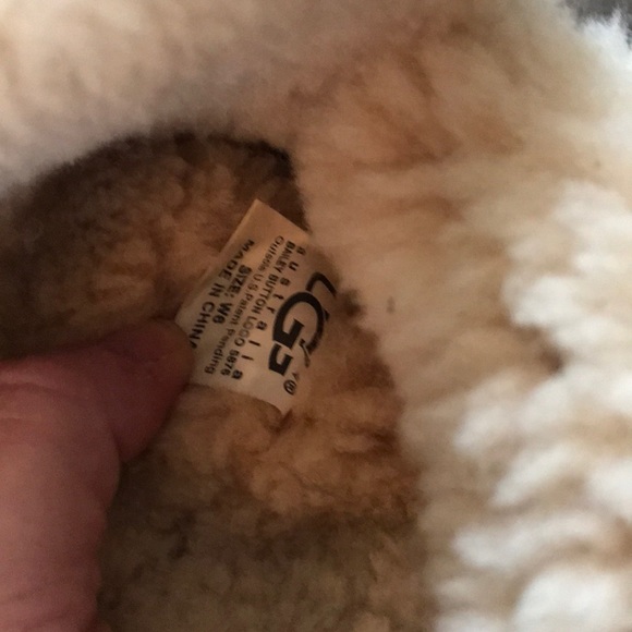 Classic short chestnut uggs - Picture 7 of 8